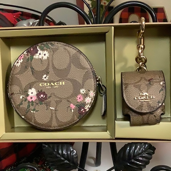 COACH POUCH AND MATCHING iPOD CASE, SIG C, KHAKI MULTI, COATED CANVAS. - Picture 1 of 11